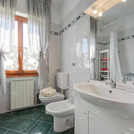 Апартаменты Residenza Il Parco Family Retreat - Happy Испра